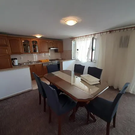 Diana Vinisce Apartment *